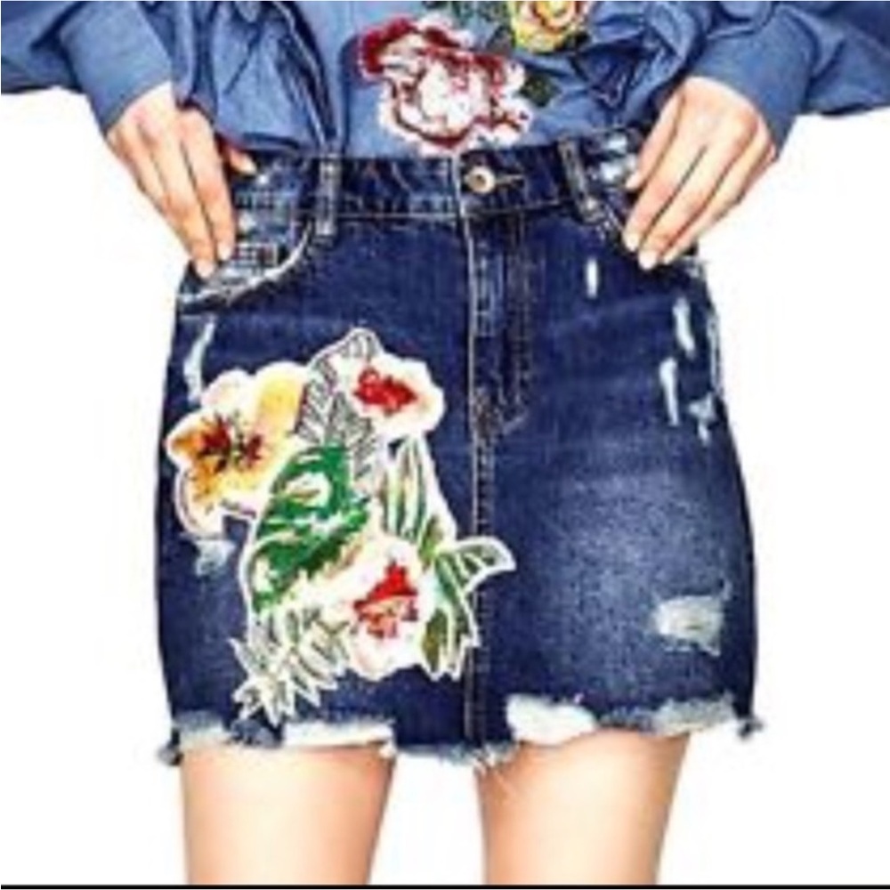 Zara Denim Skirt with Floral Sequin Floral Patch Sz M